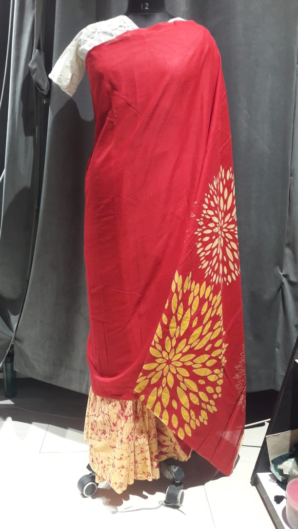 Red n Beige mul mul saree